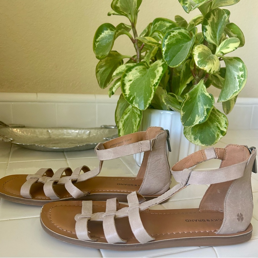 Lucky Brand Tan Gladiator Sandals
